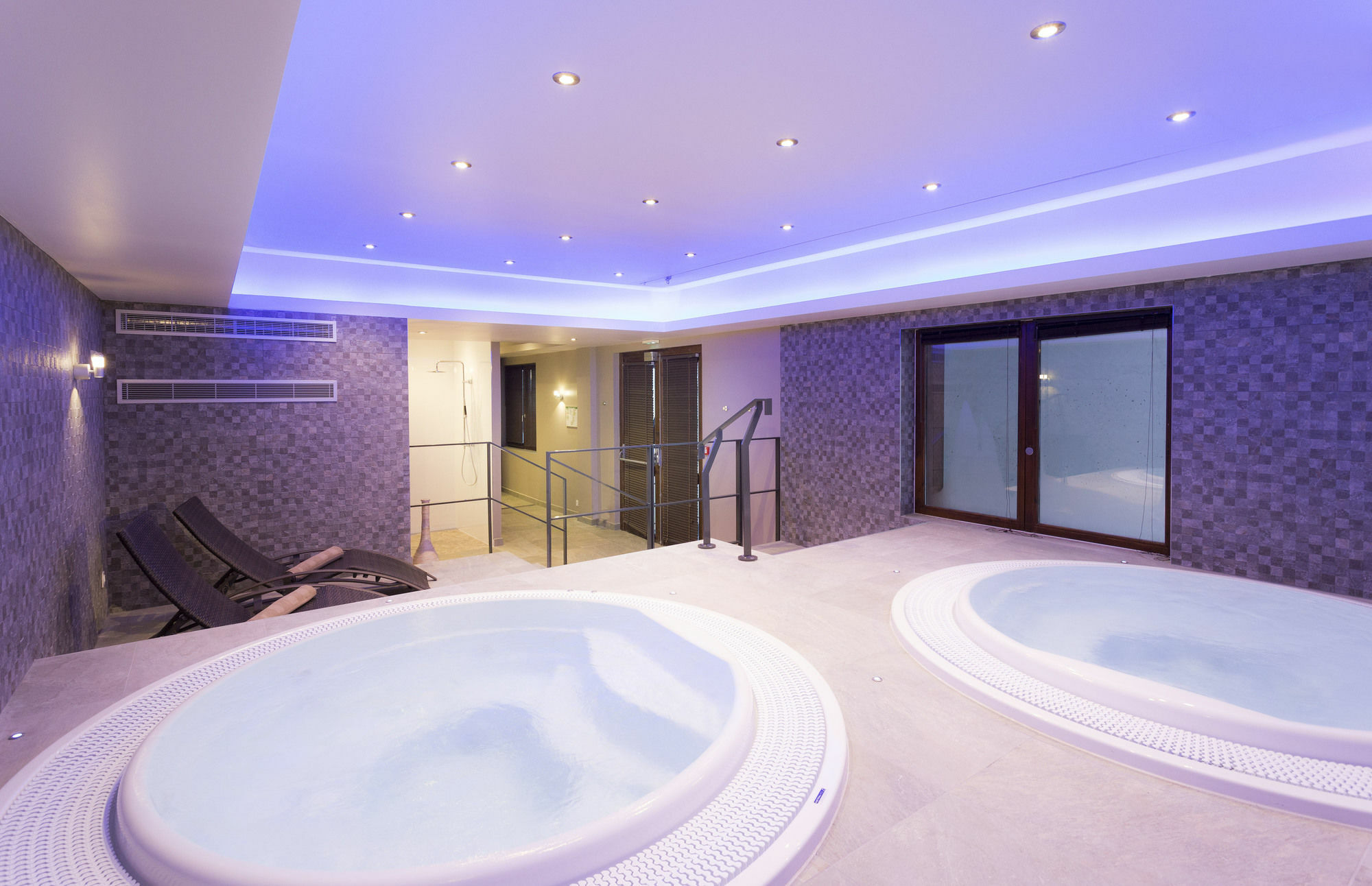 Hotel Club Mmv Les Arolles **** Val Thorens Exterior photo